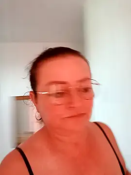 Snapshot of Nikoll12 chatting on 11.22.25 Nikoll12 online show from 11.22.25