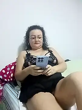 Snapshot of Nikoll12 chatting on 11.30.25 Nikoll12 online show from 11.30.25