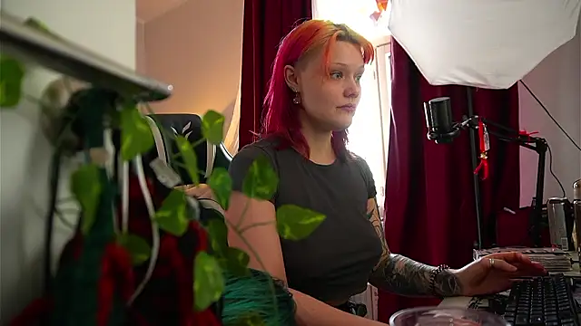 Snapshot of Sova173 chatting on 02.13.26 Sova173 online show from 02.13.26