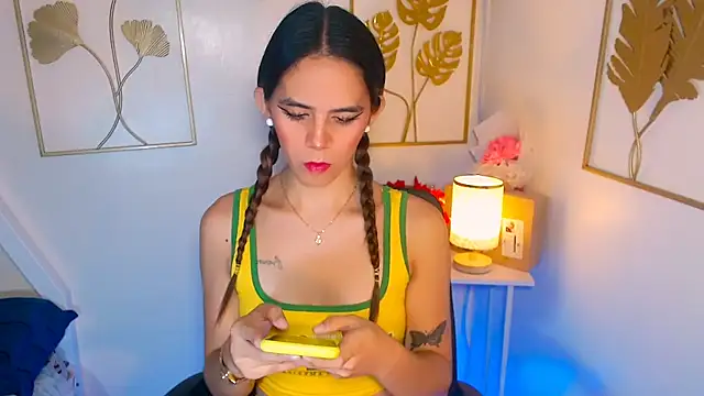 xPrecuioseChesca online show from 10.25.25