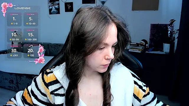 cute little ass online show from 02.27.26