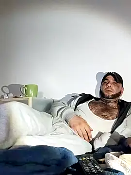 Snapshot of SmokedAlloy2 chatting on 09.16.25 SmokedAlloy2 online show from 09.16.25