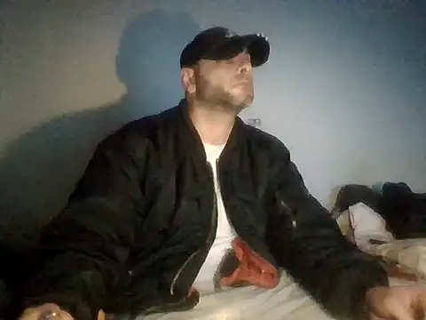 Snapshot of SmokedAlloy2 chatting on 12.17.25 SmokedAlloy2 online show from 12.17.25