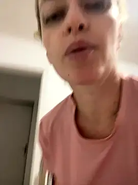 Snapshot of Alerquinasc chatting on 10.02.25 Alerquinasc online show from 10.02.25