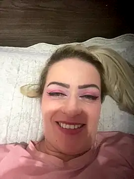 Snapshot of Alerquinasc chatting on 11.01.25 Alerquinasc online show from 11.01.25