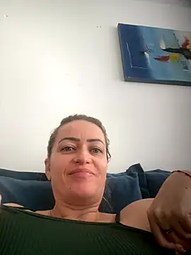 Snapshot of Alerquinasc chatting on 11.02.25 Alerquinasc online show from 11.02.25