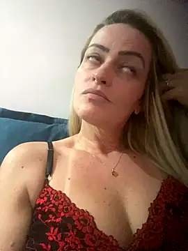 Snapshot of Alerquinasc chatting on 11.13.25 Alerquinasc online show from 11.13.25