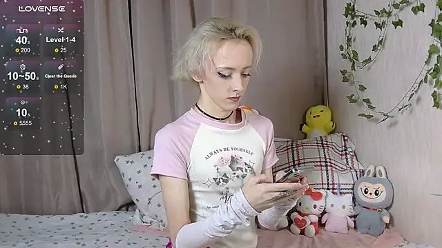 Snapshot of NextVibe_ chatting on 11.13.25 NextVibe online show from 11.13.25