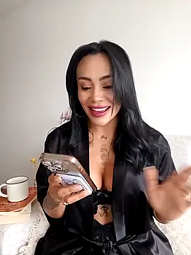 Snapshot of DiosaFortuna chatting on 04.17.26 DiosaFortuna online show from 04.17.26