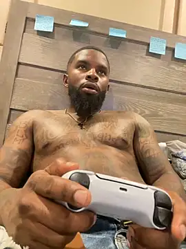 Snapshot of StandOnthatboy chatting on 10.06.25 StandOnthatboy online show from 10.06.25