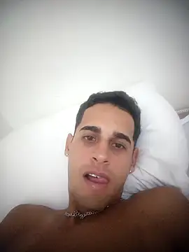 QUIEROFOLLARTEDUR online show from 12.22.25