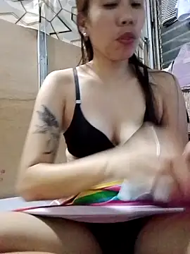 Snapshot of Deliciousgirl14 chatting on 09.28.25 Deliciousgirl14 online show from 09.28.25