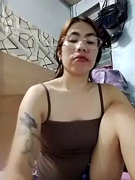 Snapshot of Deliciousgirl14 chatting on 10.13.25 Deliciousgirl14 online show from 10.13.25