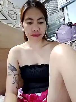 Snapshot of Deliciousgirl14 chatting on 11.22.25 Deliciousgirl14 online show from 11.22.25