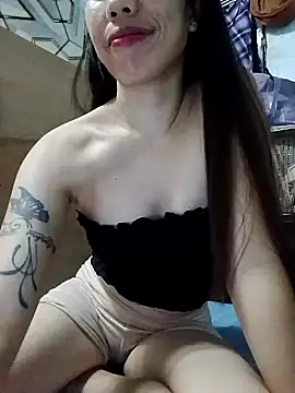 Snapshot of Deliciousgirl14 chatting on 12.15.25 Deliciousgirl14 online show from 12.15.25