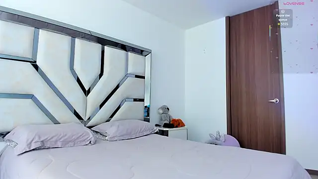 Snapshot of Michelle_Ferrerr chatting on 12.03.25 Michelle Ferrerr online show from 12.03.25