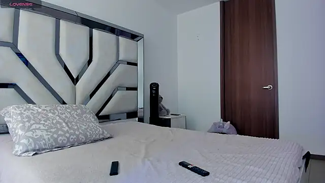 Snapshot of Michelle_Ferrerr chatting on 12.15.25 Michelle Ferrerr online show from 12.15.25