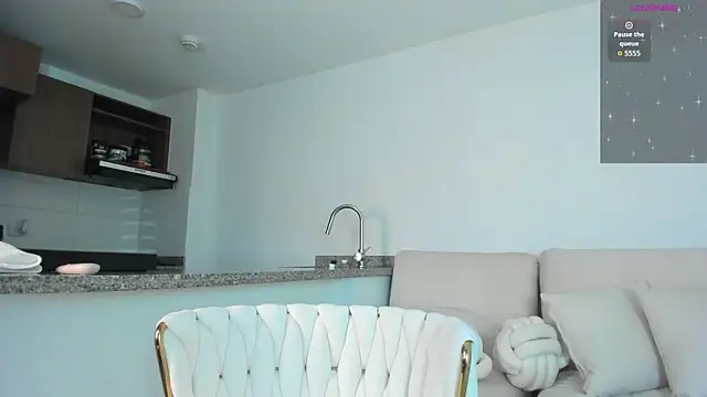 Michelle Ferrerr online show from 04.14.26