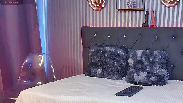 Snapshot of geminis_milf chatting on 07.15.26 geminis milf online show from 07.15.26