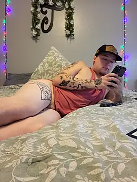 Snapshot of matty244 chatting on 10.18.25 matty244 online show from 10.18.25