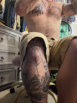 Snapshot of bearcub300 chatting on 10.22.25 bearcub300 online show from 10.22.25