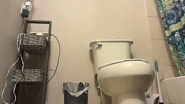 Snapshot of bearcub300 chatting on 11.13.25 bearcub300 online show from 11.13.25