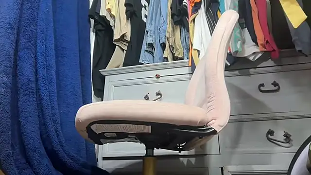 Snapshot of bearcub300 chatting on 11.15.25 bearcub300 online show from 11.15.25