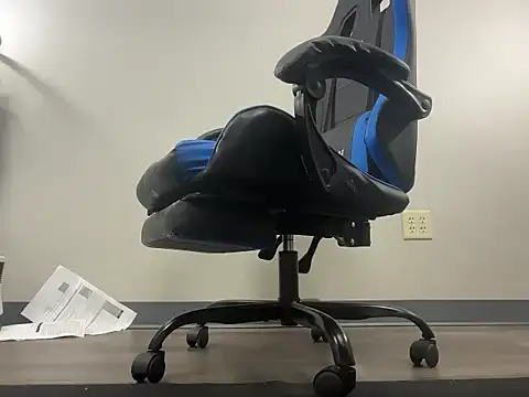 Snapshot of bearcub300 chatting on 11.26.25 bearcub300 online show from 11.26.25