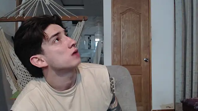 Snapshot of AteneoJr chatting on 10.01.25 AteneoJr online show from 10.01.25