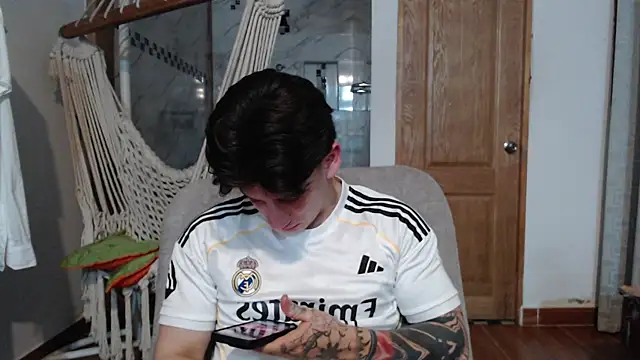 Snapshot of AteneoJr chatting on 10.26.25 AteneoJr online show from 10.26.25