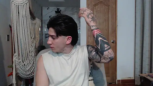 Snapshot of AteneoJr chatting on 10.31.25 AteneoJr online show from 10.31.25