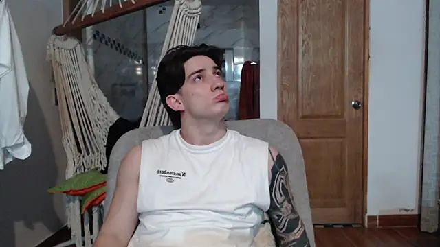 Snapshot of AteneoJr chatting on 11.11.25 AteneoJr online show from 11.11.25