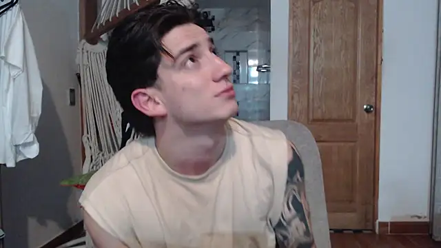 Snapshot of AteneoJr chatting on 11.13.25 AteneoJr online show from 11.13.25