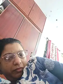 Snapshot of thanusi_2 chatting on 09.12.25 thanusi 2 online show from 09.12.25