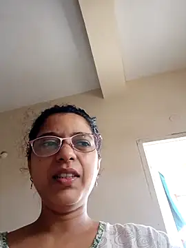 Snapshot of thanusi_2 chatting on 09.22.25 thanusi 2 online show from 09.22.25