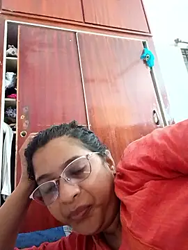 Snapshot of thanusi_2 chatting on 09.26.25 thanusi 2 online show from 09.26.25