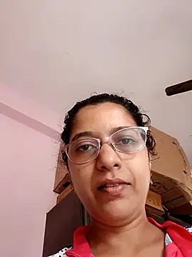 Snapshot of thanusi_2 chatting on 09.27.25 thanusi 2 online show from 09.27.25