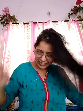 Snapshot of thanusi_2 chatting on 09.30.25 thanusi 2 online show from 09.30.25