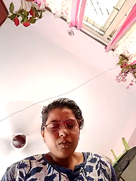 Snapshot of thanusi_2 chatting on 10.04.25 thanusi 2 online show from 10.04.25