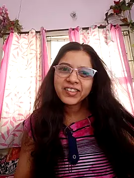 Snapshot of thanusi_2 chatting on 10.11.25 thanusi 2 online show from 10.11.25