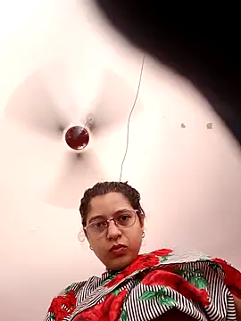 Snapshot of thanusi_2 chatting on 10.17.25 thanusi 2 online show from 10.17.25