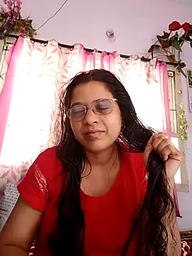 Snapshot of thanusi_2 chatting on 12.04.25 thanusi 2 online show from 12.04.25