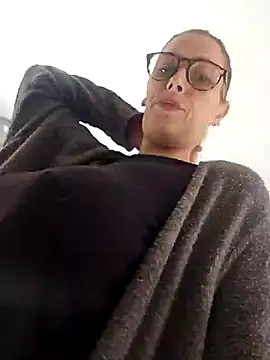 Mila Luciphya online show from 11.18.25