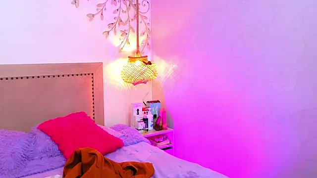 Daphnee- online show from 09.11.25