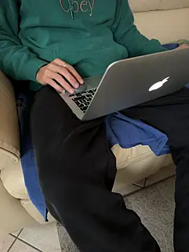 Manu97k online show from 10.29.25