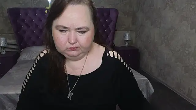 Snapshot of Eloisa_Eliot chatting on 10.24.25 Eloisa Eliot online show from 10.24.25