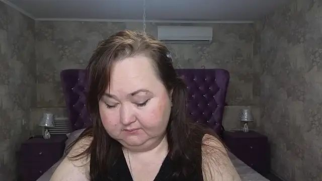 Snapshot of Eloisa_Eliot chatting on 10.27.25 Eloisa Eliot online show from 10.27.25