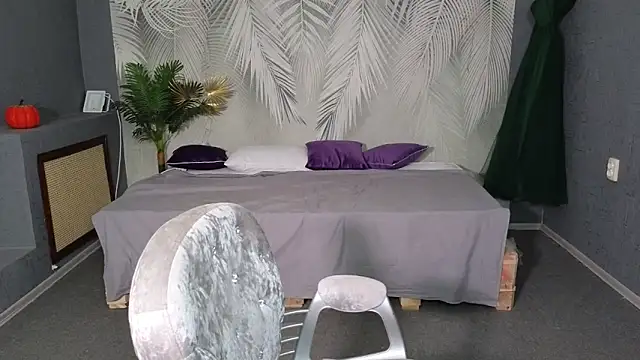 Snapshot of Eloisa_Eliot chatting on 11.04.25 Eloisa Eliot online show from 11.04.25