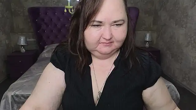 Snapshot of Eloisa_Eliot chatting on 11.17.25 Eloisa Eliot online show from 11.17.25