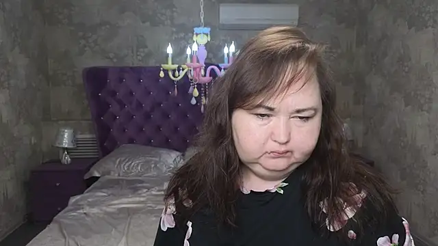 Snapshot of Eloisa_Eliot chatting on 11.18.25 Eloisa Eliot online show from 11.18.25